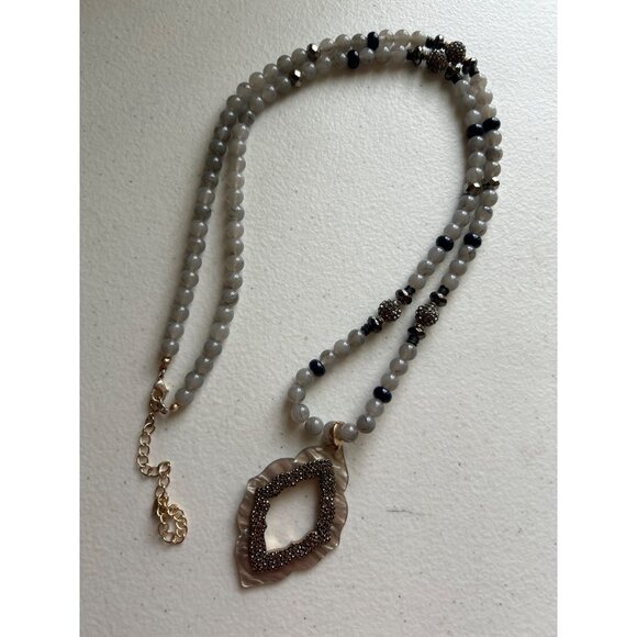 Premier Designs Long Beaded Necklace With Pendant 36" Plus 4" Extender - Picture 5 of 5